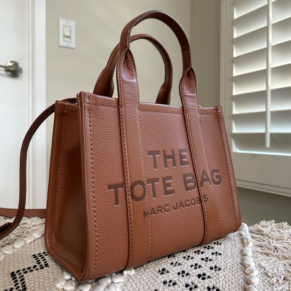 Marc Jacobs Handbags - The Tote Marc Jacobs